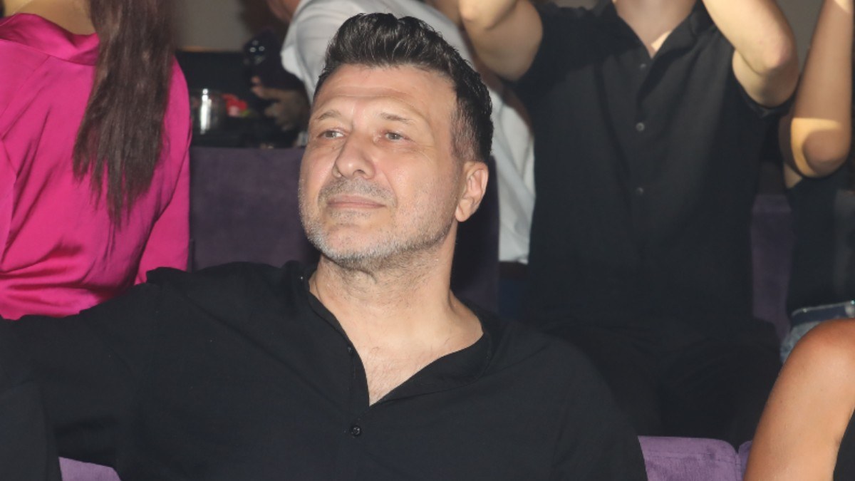 Ο Γιάννης Πλούταρχος σε έξοδό του στα μπουζούκια