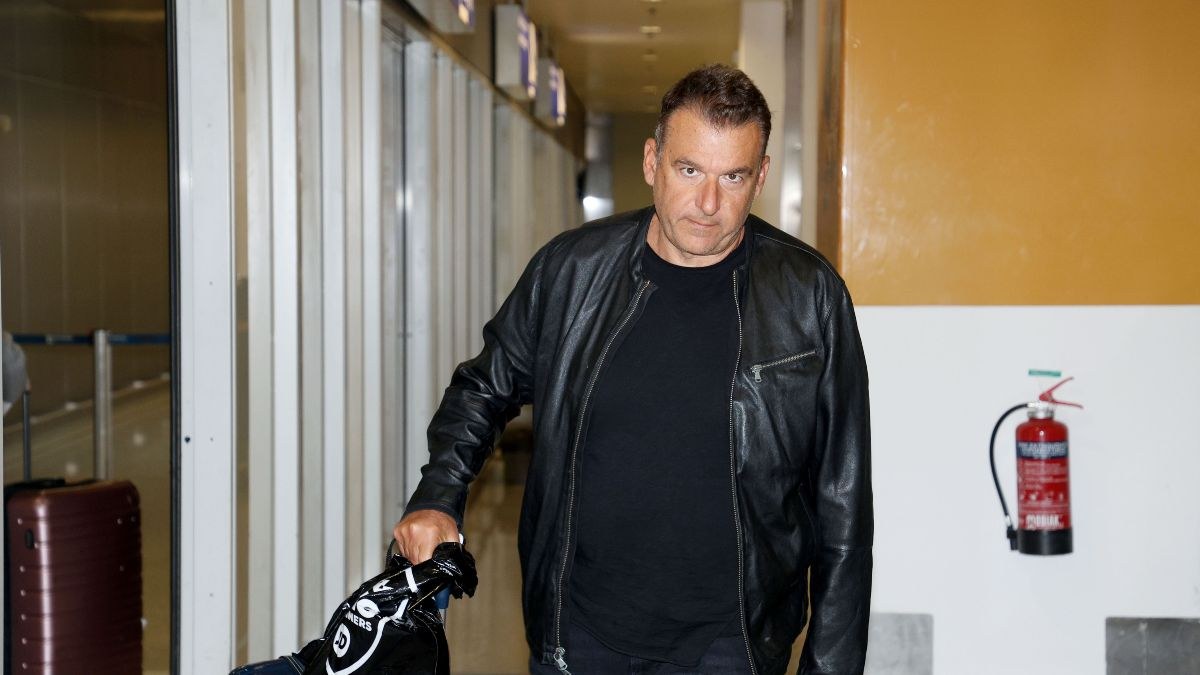 Ο Γιώργος Λιάγκας στο αεροδρόμιο Ελ. Βενιζέλος