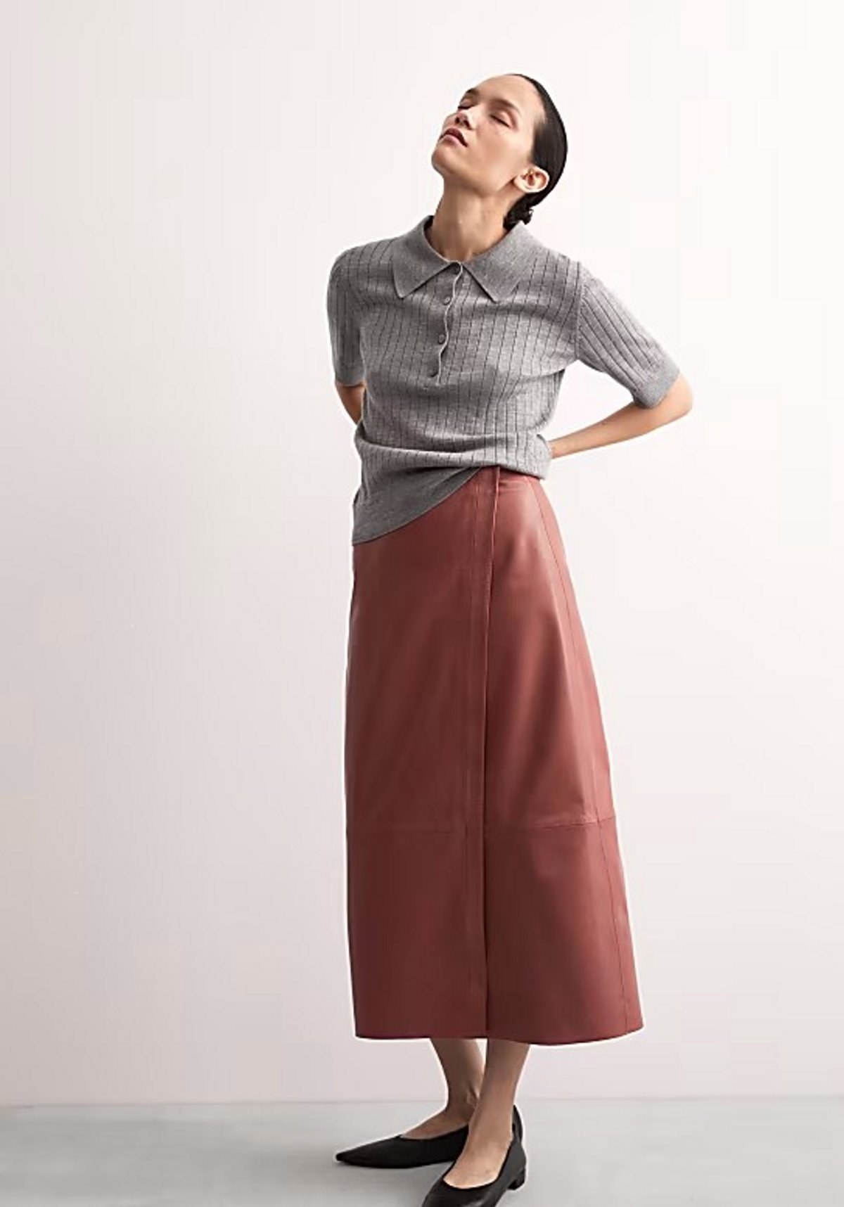 μίντι φούστα και γκρι πουλοβερ marks and spencer