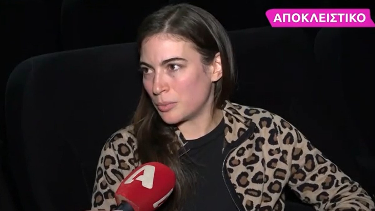 Η Μάρθα Λαμπίρη Φεντόρουφ με λεοπάρ ζακέτα στην κάμερα του Super Κατερίνα