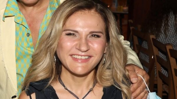 Η Μπέσσυ Μάλφα σε βραδινή έξοδο