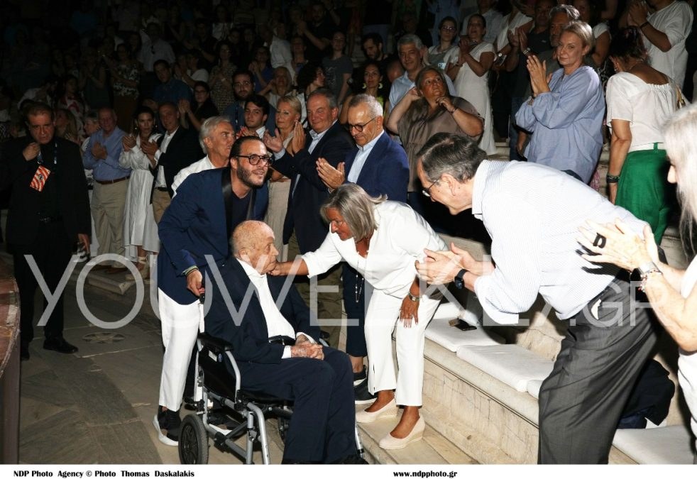 Η τελευταία δημόσια εμφάνιση του Μίμη Πλέσσα στο Ηρώδειο με την σύζυγό του
