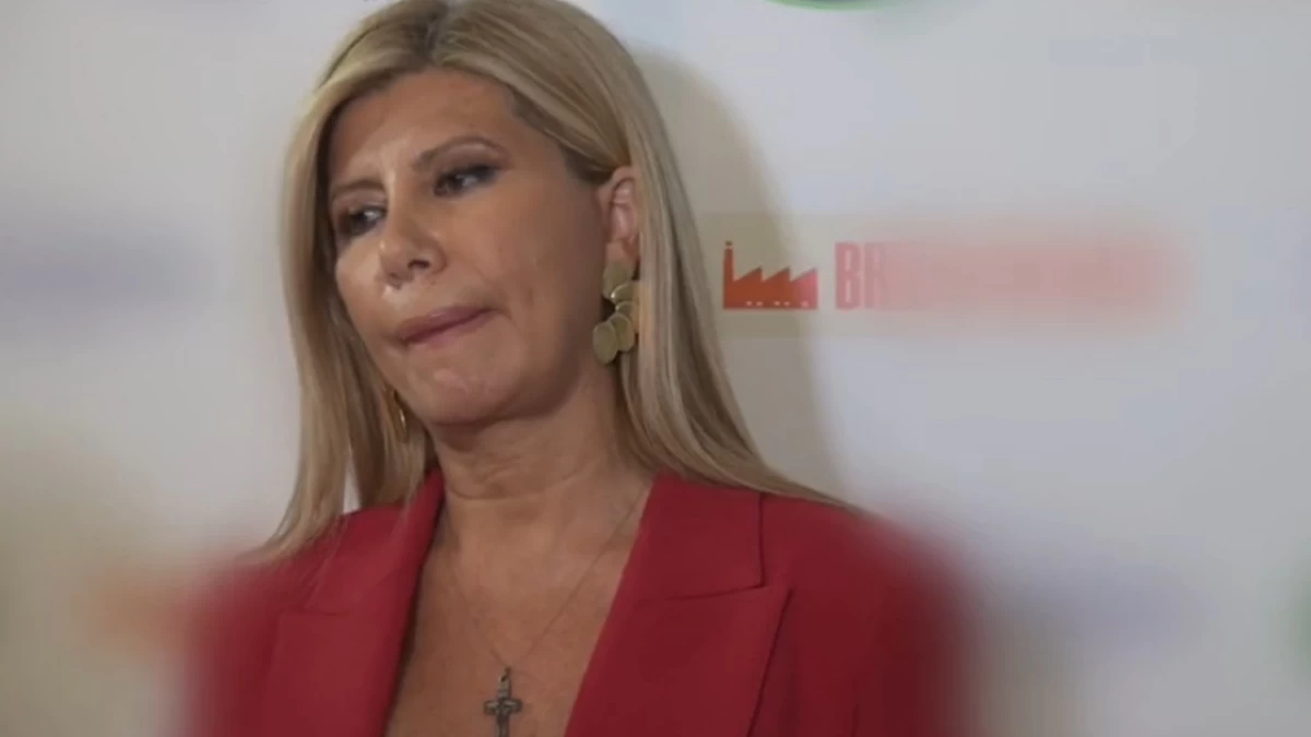 Ζήνα Κουτσελίνη: «Δεν ήταν επιθυμία δική μου...» - "Έσπασε" τη σιωπή της για την εκπομπή της που κόπηκε από το STAR