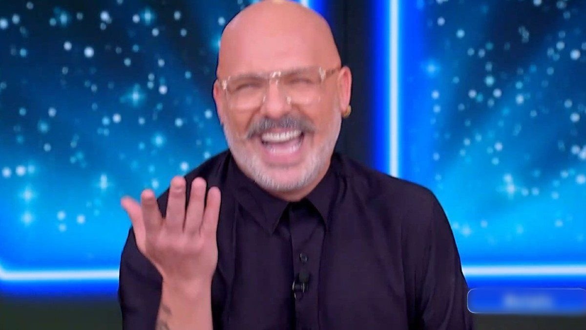 Νίκος Μουτσινάς