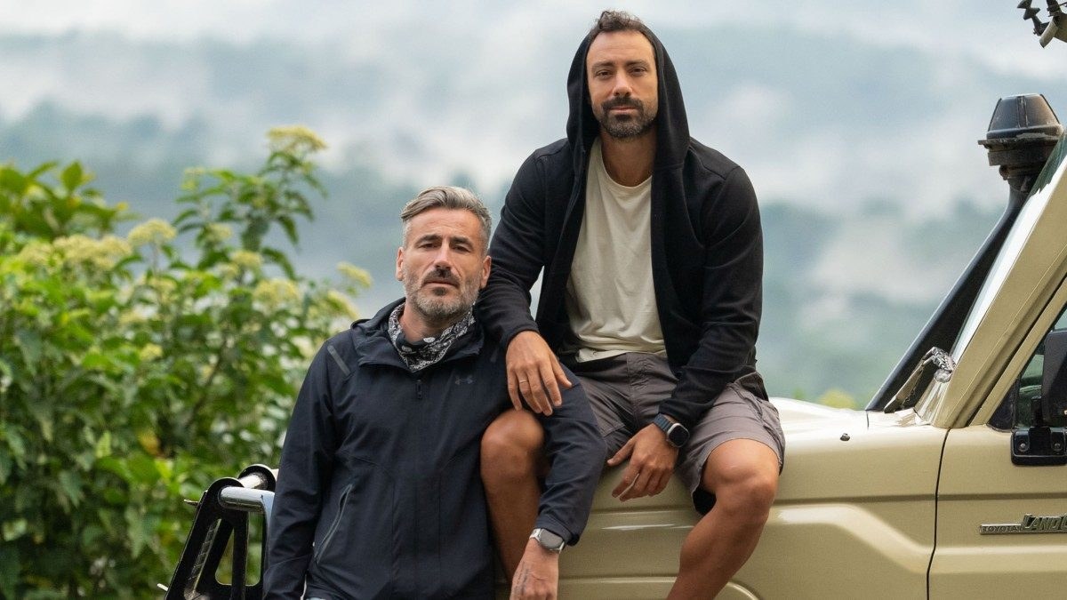 Ο Μαυρίδης και ο Τανιμανίδης πάνω σε αυτοκίνητο στο The Reunion