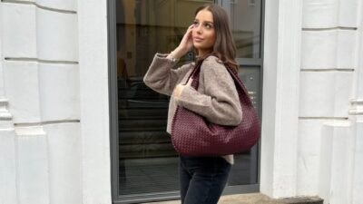Μπορντό τσάντες στο street style