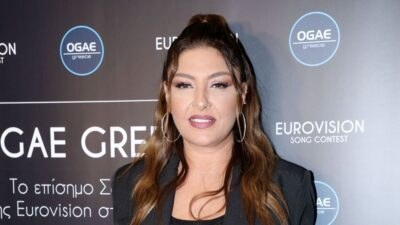 Η Έλενα Παπαρίζου σε κοσμικό event.