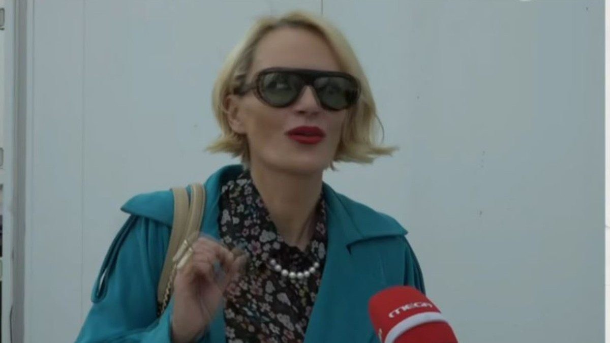 Η Έλενα Χριστοπούλου μπροστά στην κάμερα