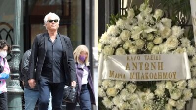 Ο Αντώνης Λυμπέρης και το στεφάνι της Μπακοδήμου στην κηδεία του