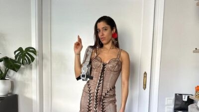 Η Μαρίνα Σάττι σε σπίτι