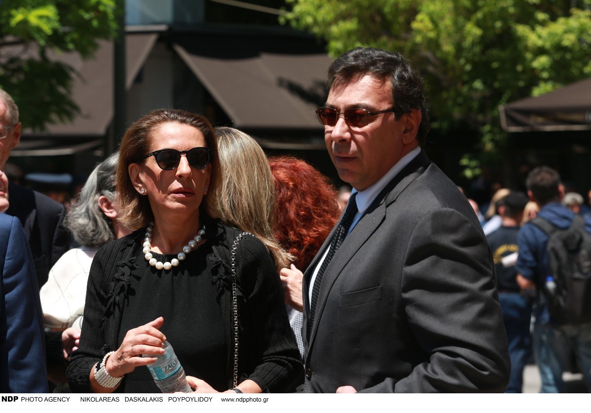 Ο Νίκος Νικητέας και η Όλγα Τρέμη στη Μητρόπολη Αθηνών. 