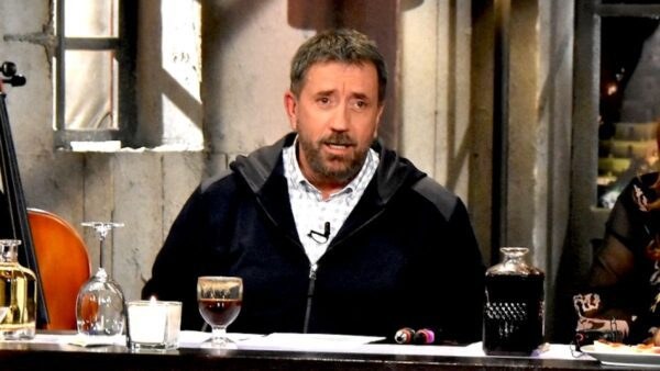 Ο Σπύρος Παπαδόπουλος στο πλατό του στην υγειά μας