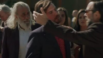 Ο Παύλος στην αγκαλιά του Διονύση