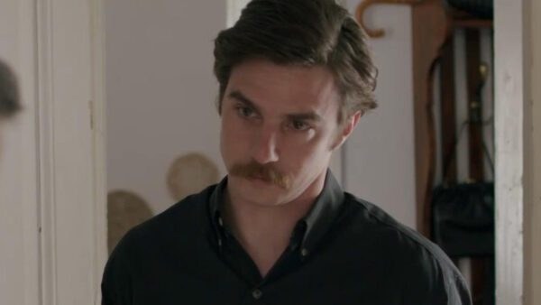 Ο Παύλος της σειράς η Παραλία