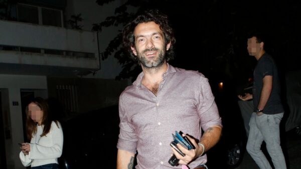 Ο Φίλιππός Μιχόπουλος σε βραδινή έξοδο.