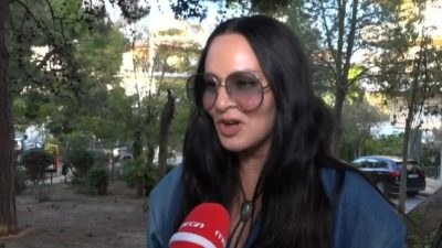 Η Ζενεβιέβ Μαζαρί στην κάμερα του Χαμογέλα και Πάλι