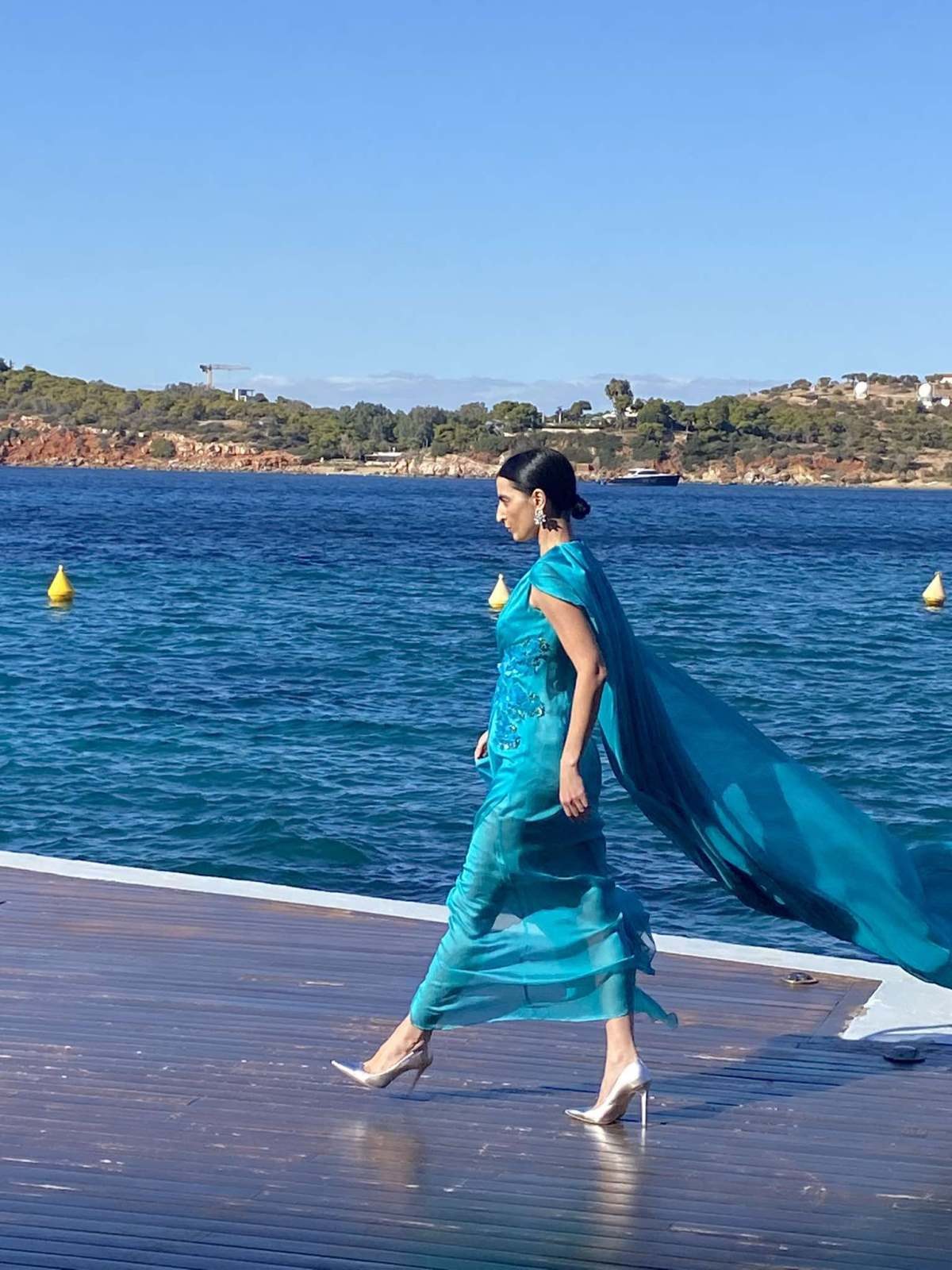 Athens Fashion Week Maison Zoulias γαλάζιο μάξι φόρεμα