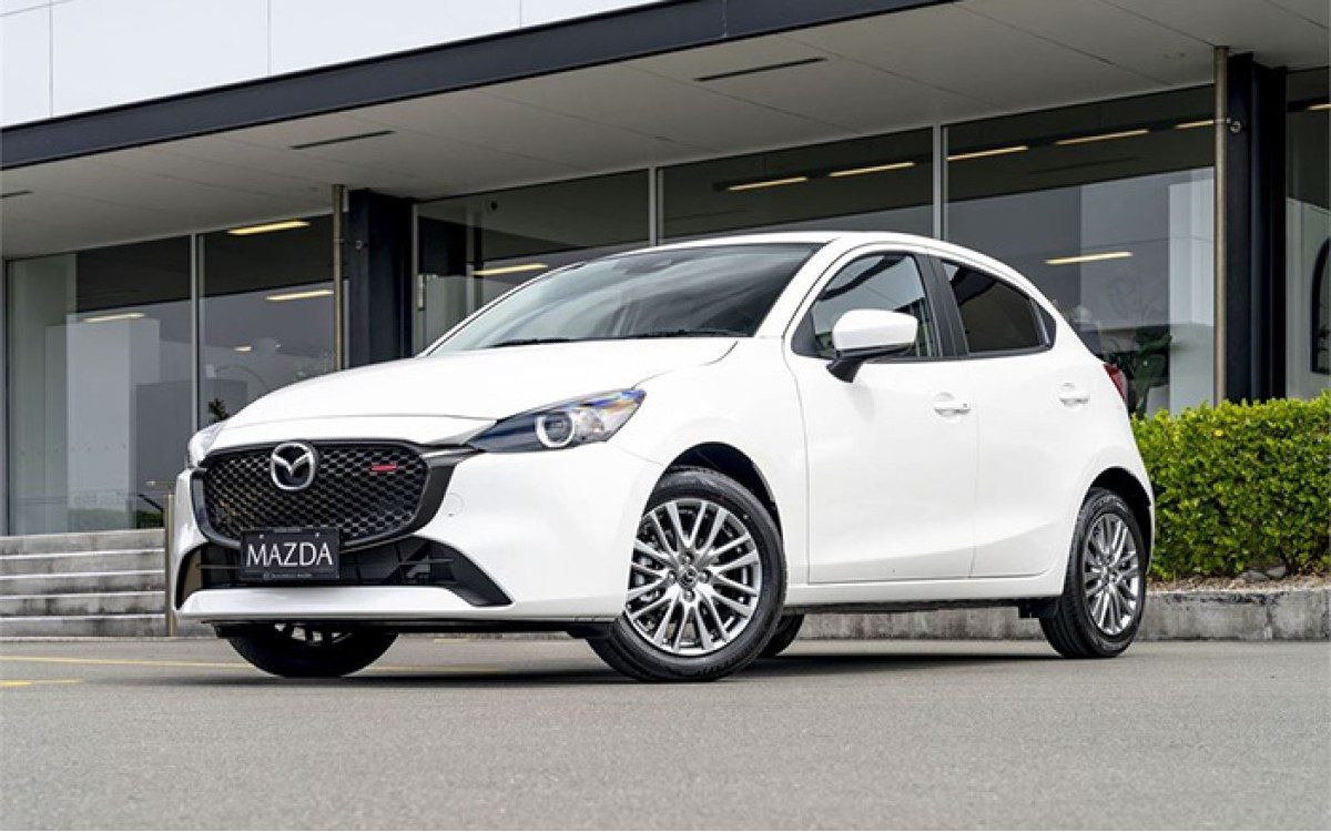 Το Mazda Auto από Let's drive
