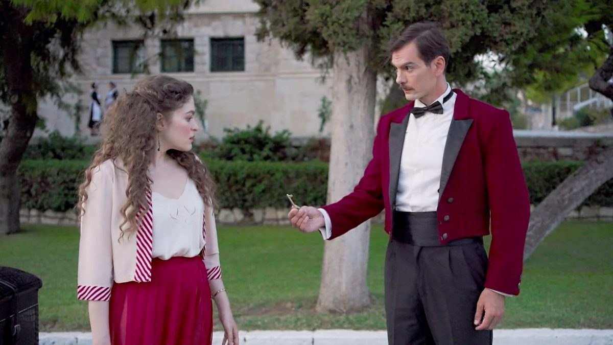 Ο Πέτρος και η Αλίκη στο Grand Hotel