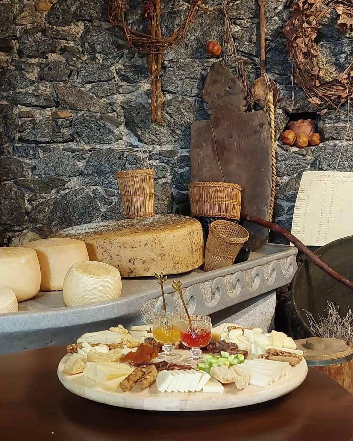 Και για εγγυημένη απόλαυση εμπιστευόμαστε την Τυροκομία Νάξου Κουφόπουλος
