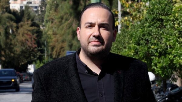 Ο Μαυρίκιος Μαυρικίου σε έξοδο του.