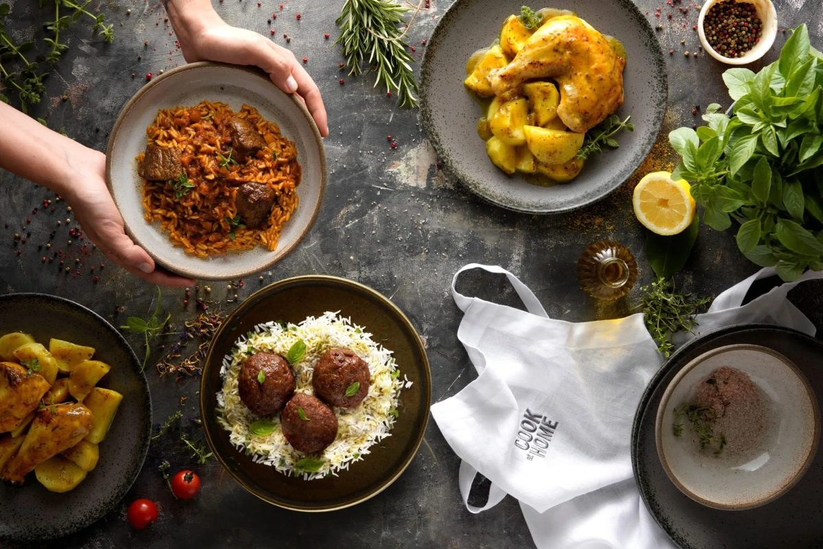 οικογενειακό τραπέζι με την Cook at Home