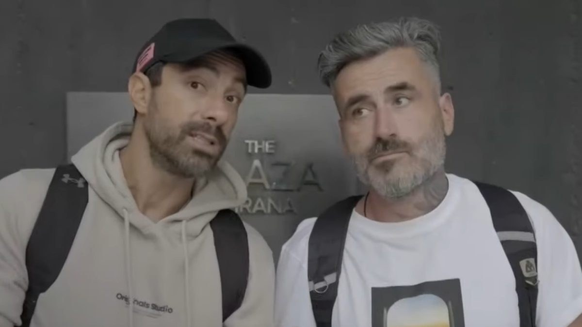 Ο Γιώργος Μαυρίδης και ο Σάκης Τανιμανίδης στην Αλβανία