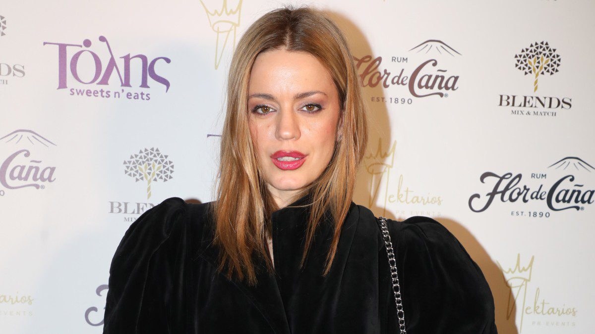 Η Τραϊάνα Ανανία σε δημόσια έξοδο.