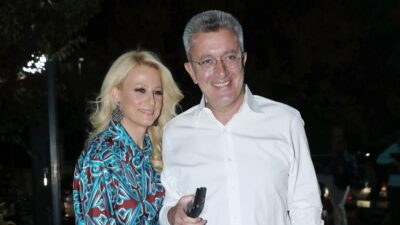 Ο Νίκος Χατζηνικολάου με την Κρίστη Τσολακάκη σε έξοδό τους