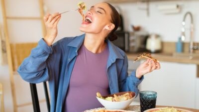 Υδατάνθρακες απολαμβάνει γυναίκα