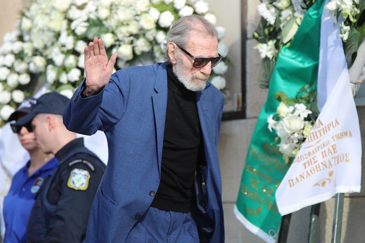 Γιώργος Βαρδινογιάννης στην κηδεία Δομάζου
