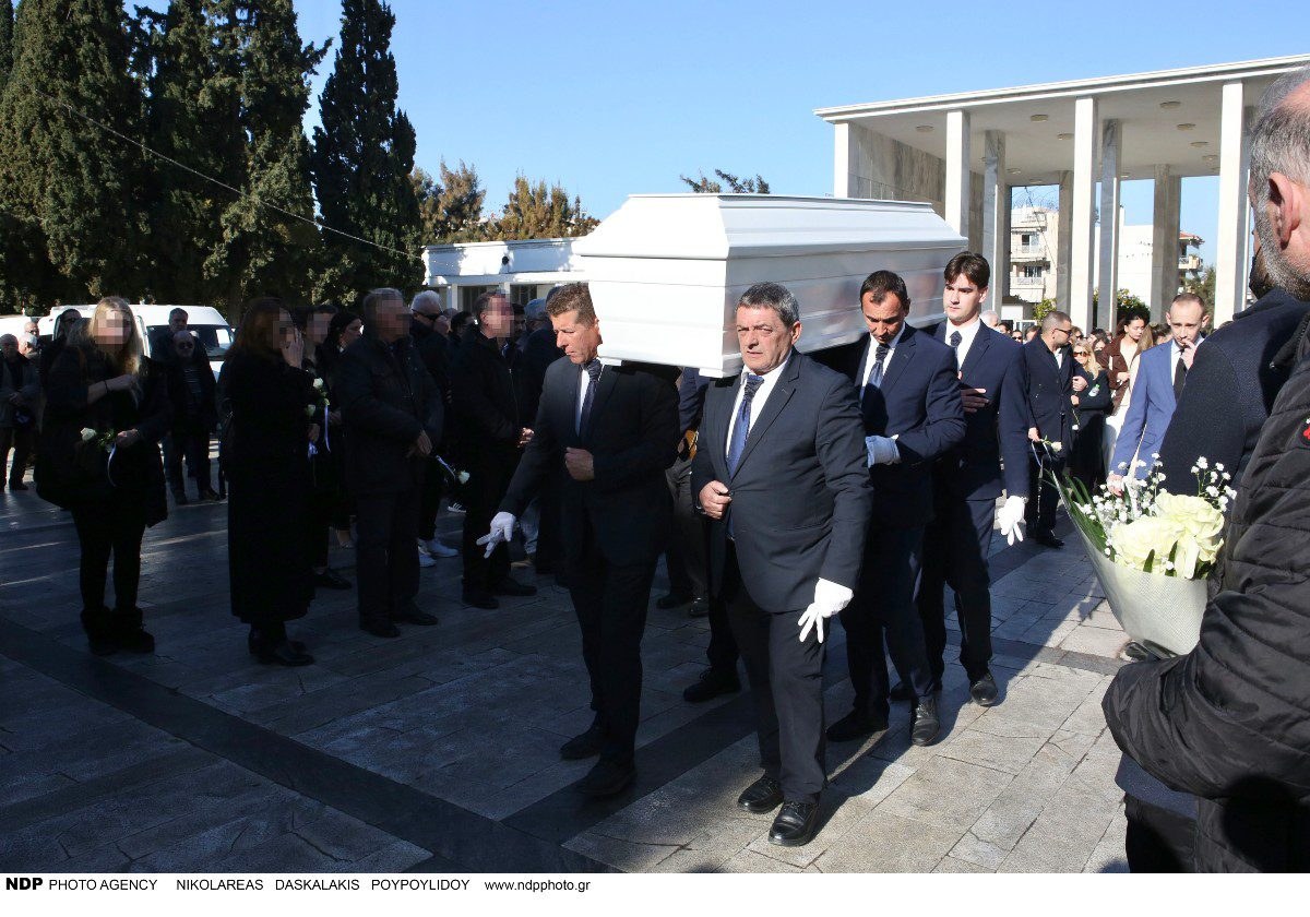 Το φέρετρο της Μαργαρίτας Οικονομοπούλου