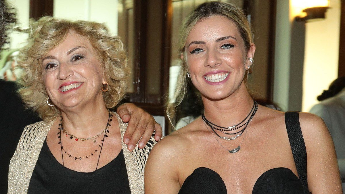 Η Υρώ Μανέ με την κόρη της