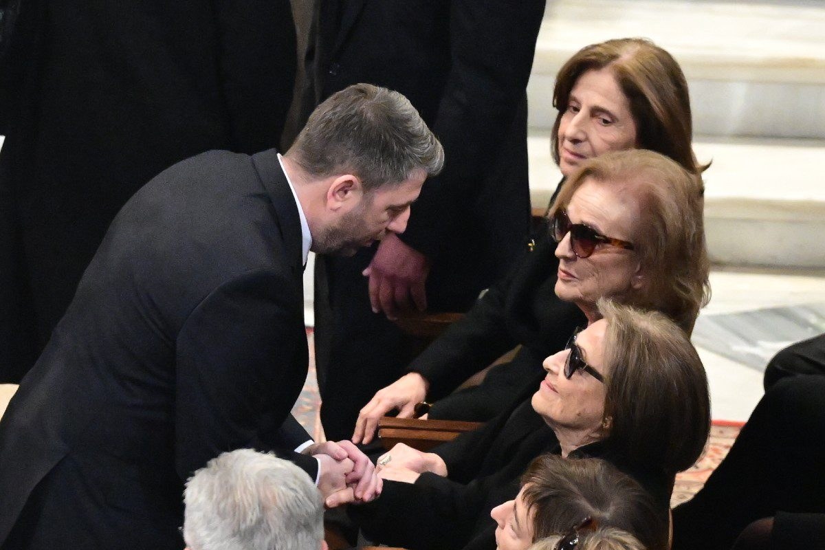 Ο Νίκος Ανδρουλάκης στην κηδεία του Κώστα Σημίτη