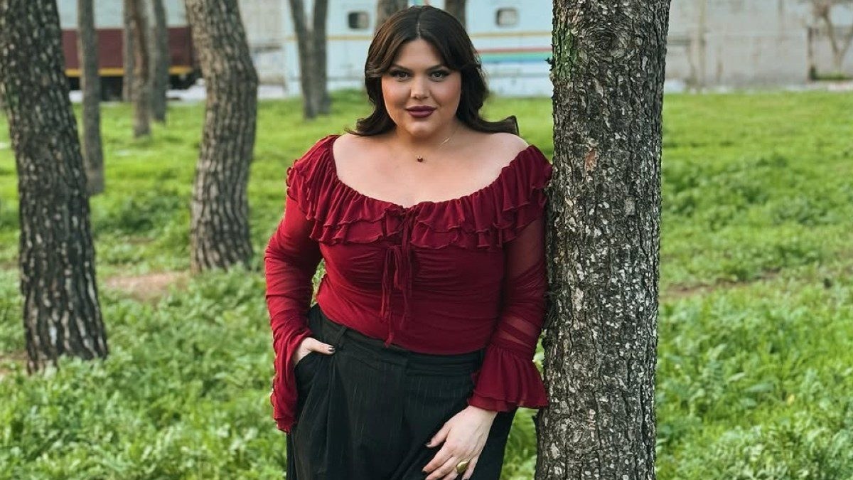H Δανάη Μπάρκα φωτογραφίζεται στη φύση