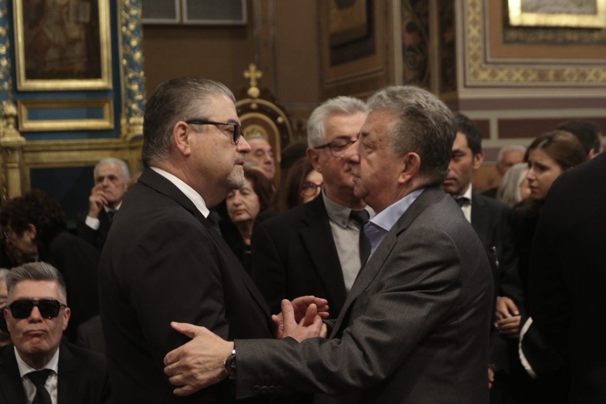 O Φιλιππόπουλος στην κηδεία του Σημίτη