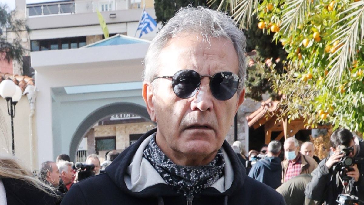 Ο Γιώργος Νταλάρας