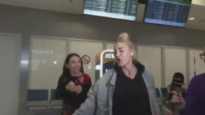 Η Ιωάννα Τούνη στο αεροδρόμιο