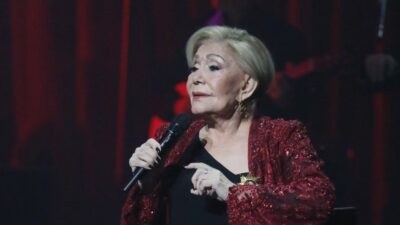Η Μαρινέλλα στη σκηνή