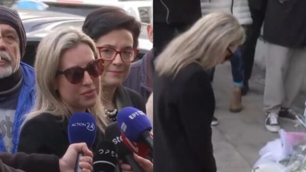 Η κόρη του Μίμη Δομάζου στη κηδεία του.