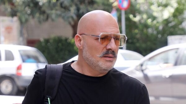Ο Νίκος Μουτσινάς