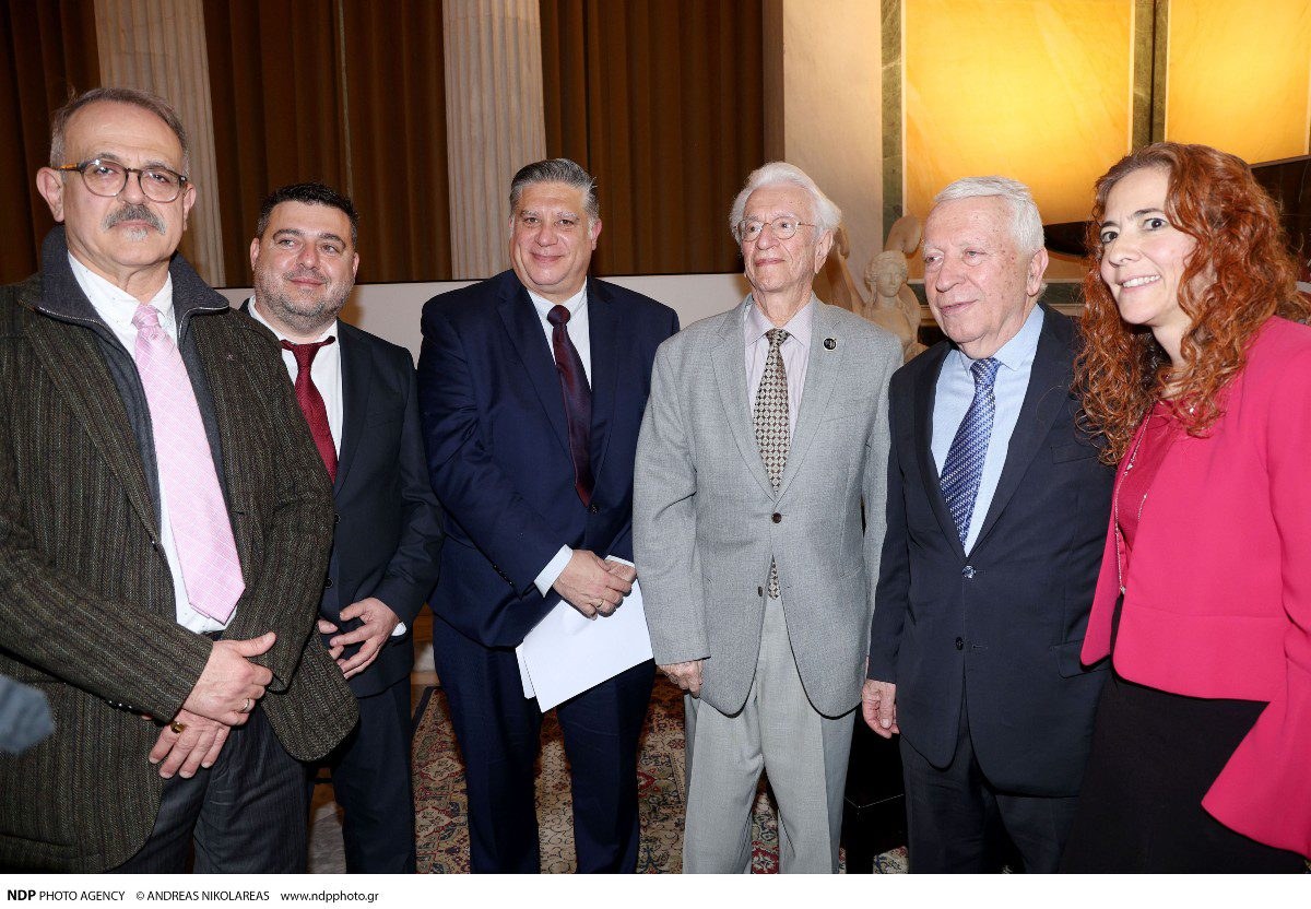 Μανώλης Πλειώνης, Γιώργος Μελέκος, Παντελής Μπουρνιάς, Σταμάτης Κριμιζής, Κωνσταντίνος Μουτζούρης, Χριστίνα Γιαννόπαπα