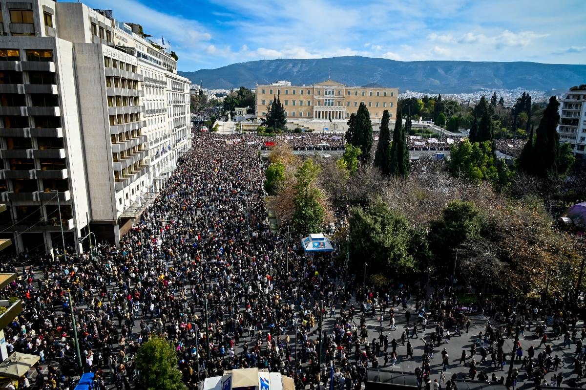 Πλήθος στο συλλαλητήριο στην ΑΘήνα για τα Τέμπη