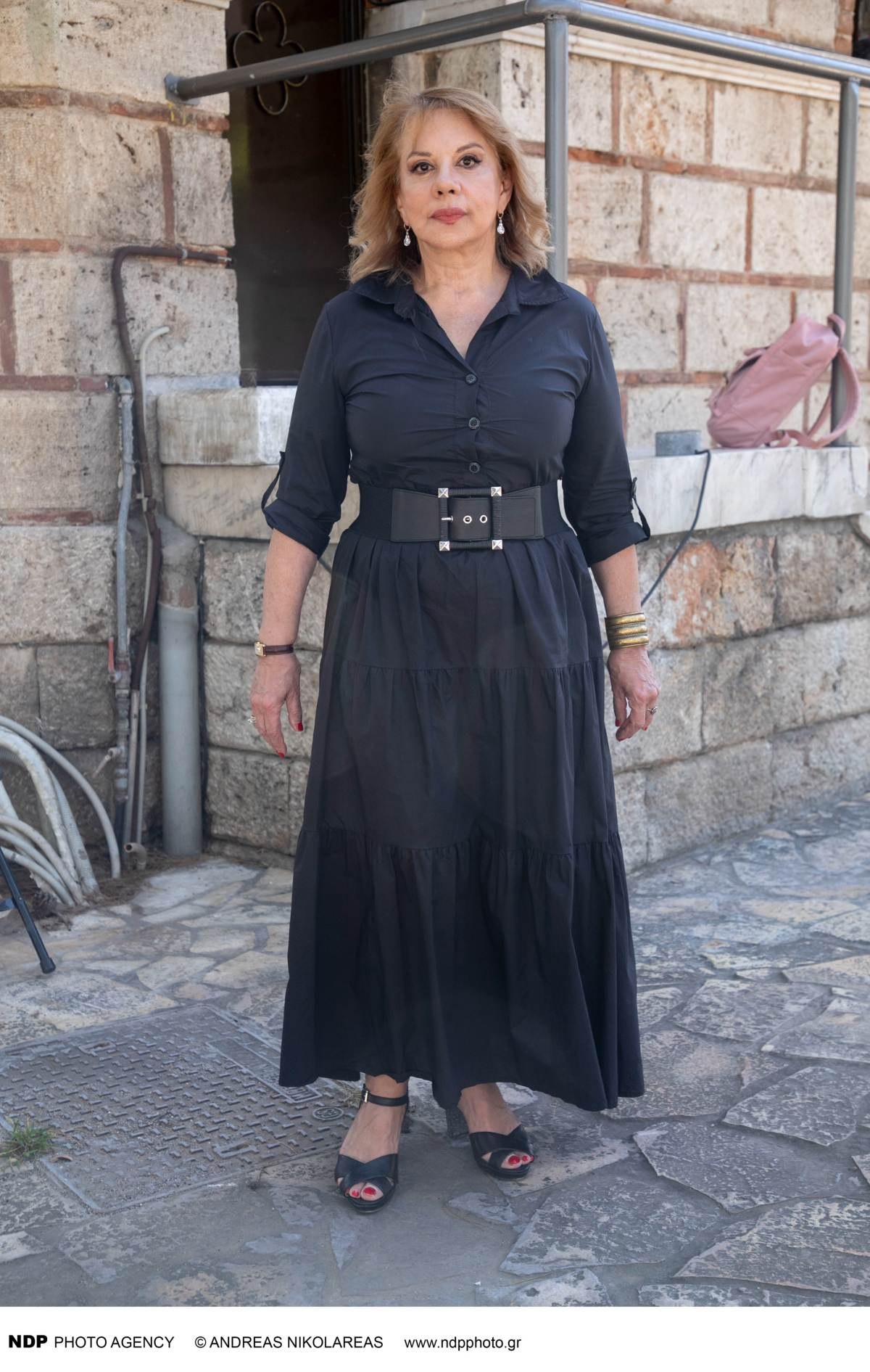 Η Άννα Αδριανού στν δρόμο
