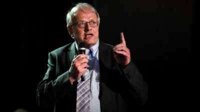 Ο Άκης Τσελέντης