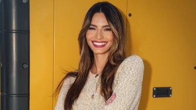 Η Ηλιάνα Παπαγεωργίου έξω από το στούντιο της εκπομπής