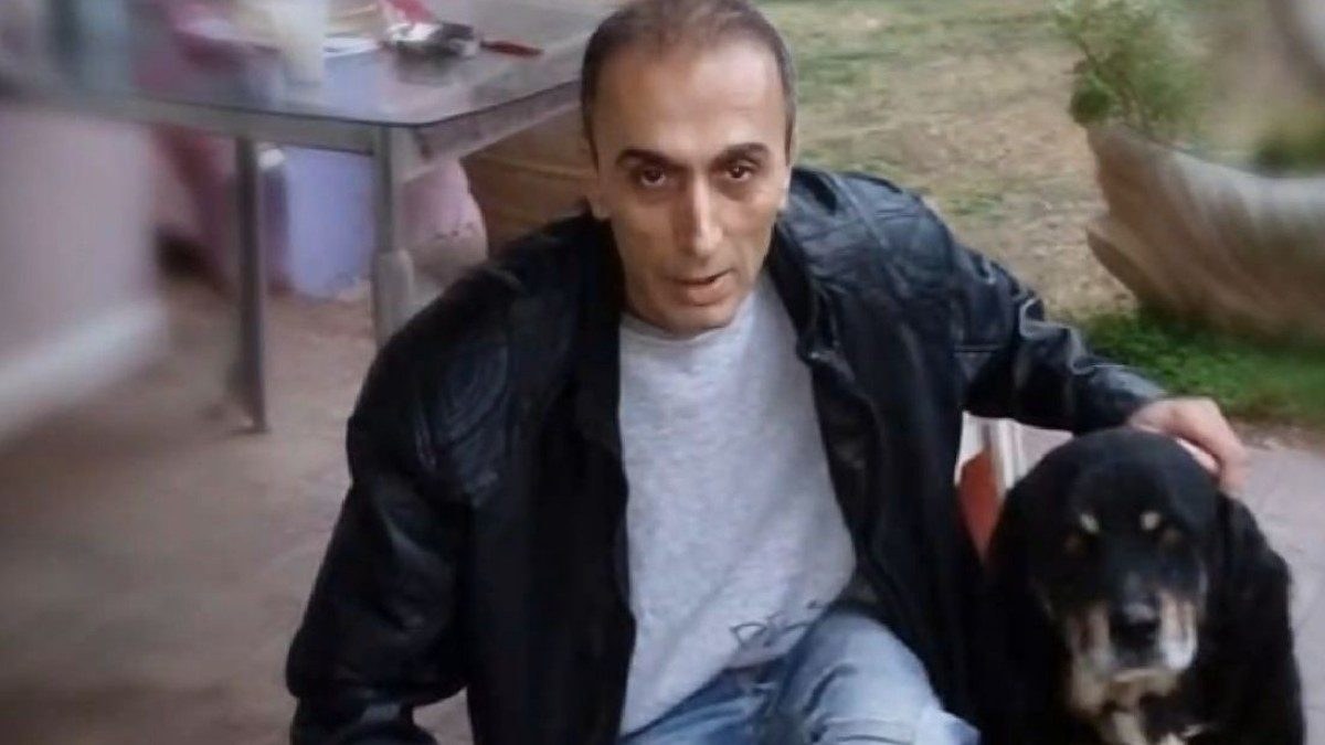 Ο Κώστας Σιαμήτρας μαζί με τον σκύλο του