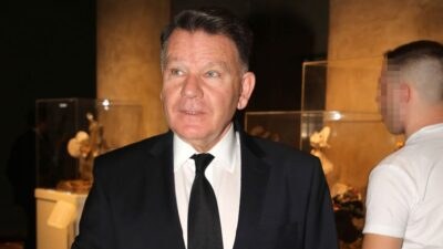 Ο Αλέξης Κούγιας σε βραδινή έξοδό του
