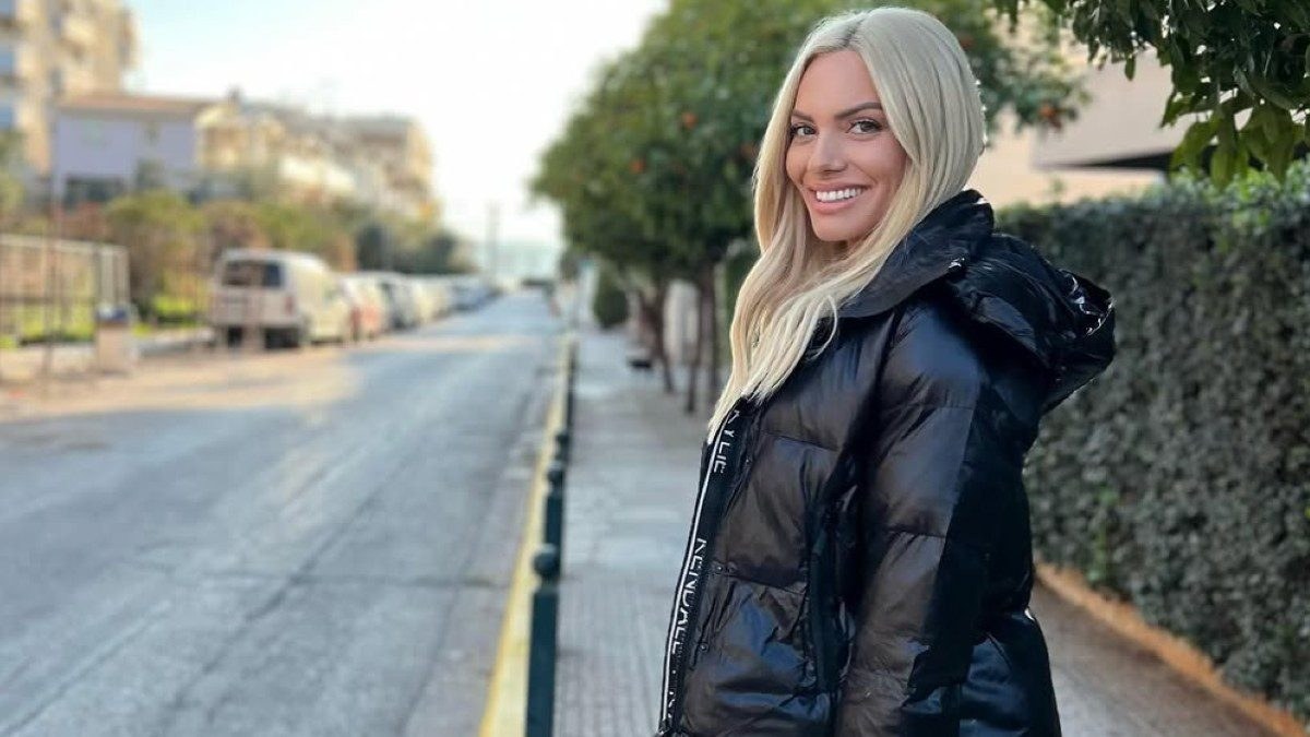 Η Ιωάννα Μαλέσκου σε βόλτα της το πρωί