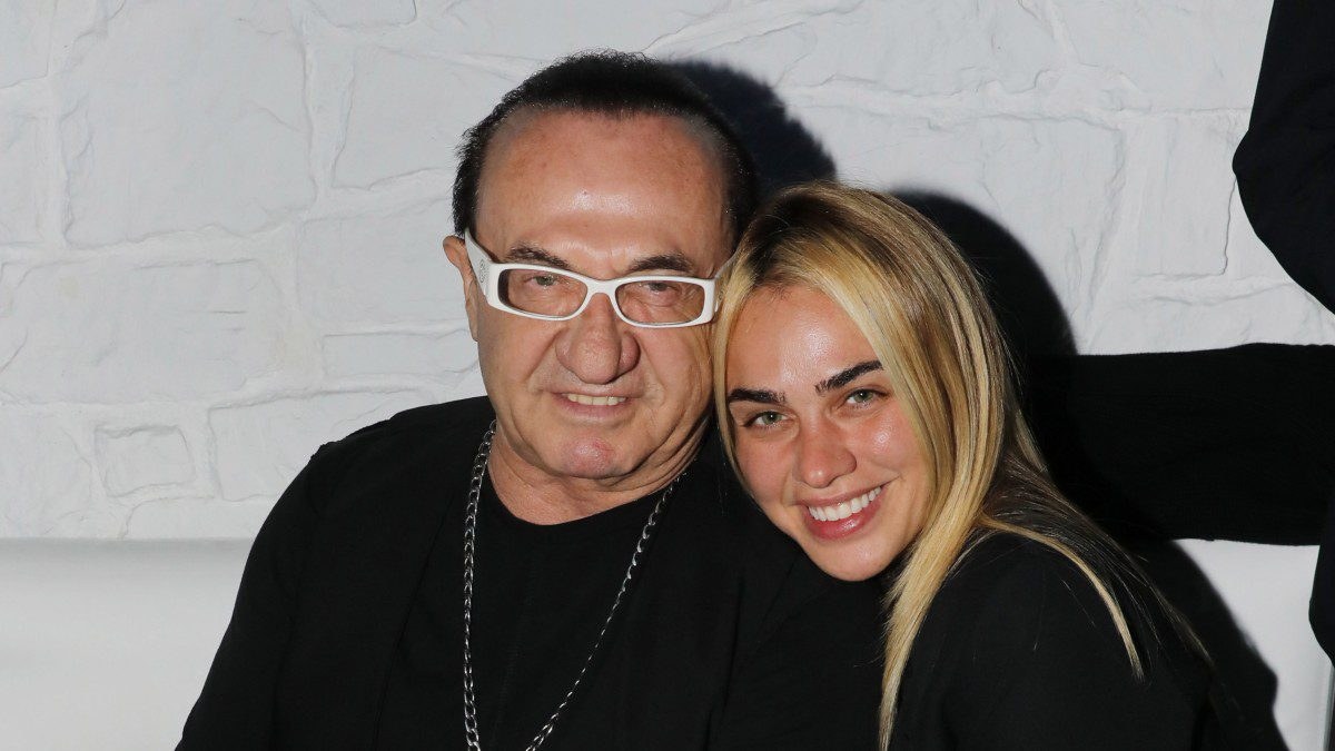 Η Κόνι Μεταξά και ο Λευτέρης Πανταζής σε βραδινή τους έξοδο